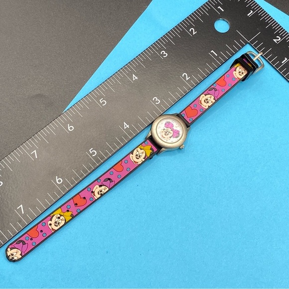 DISNEY Minnie Mouse Disney Store Ladies Girls Watch Pink Silicone Band - Picture 3 of 8